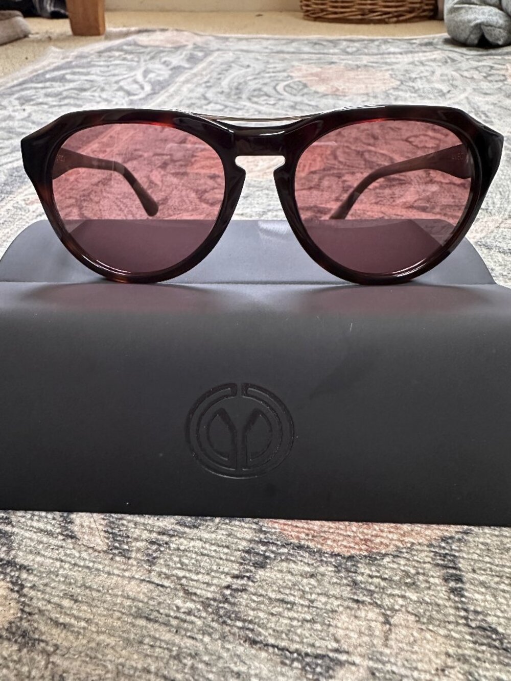 Yunizon Avec Dark Tortoise Sunglasses Rose Lenses w/ Case Cloth Medium